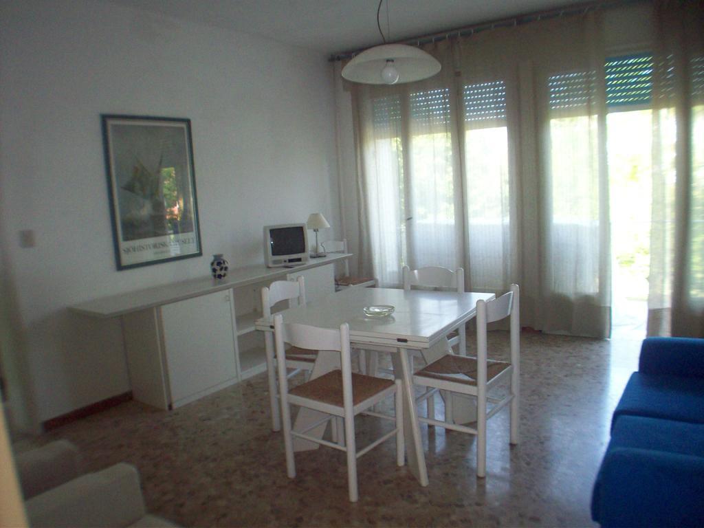 Casa Marialuigia - Appartamenti Solo Per Famiglie Lido di Jesolo Exterior photo