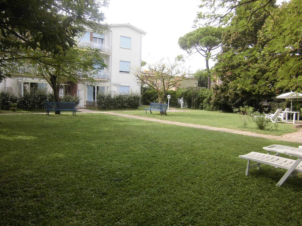 Casa Marialuigia - Appartamenti Solo Per Famiglie Lido di Jesolo Exterior photo